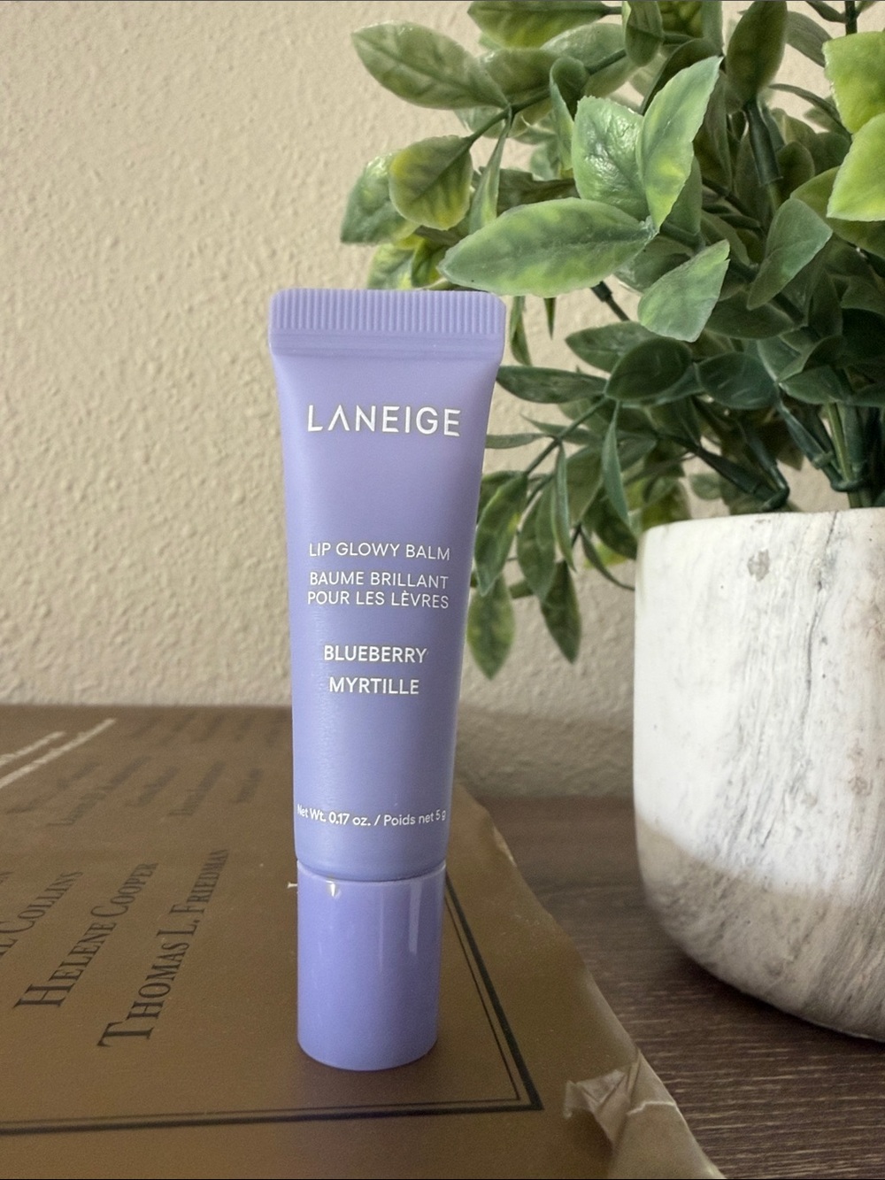 ❤️$8 NWT LANEIGE Lip Glowy Balm Blueberry .17oz